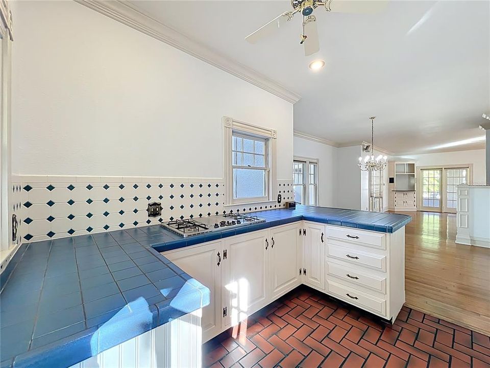 For Sale: $733,000 (4 beds, 3 baths, 2453 Square Feet)