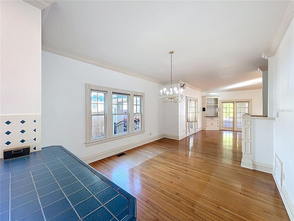 For Sale: $733,000 (4 beds, 3 baths, 2453 Square Feet)