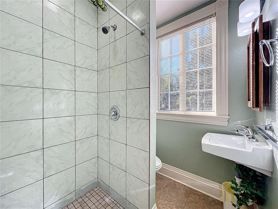 For Sale: $733,000 (4 beds, 3 baths, 2453 Square Feet)