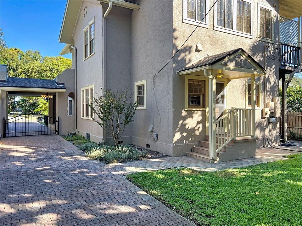 For Sale: $733,000 (4 beds, 3 baths, 2453 Square Feet)