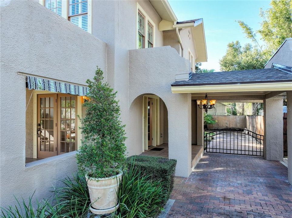 For Sale: $733,000 (4 beds, 3 baths, 2453 Square Feet)