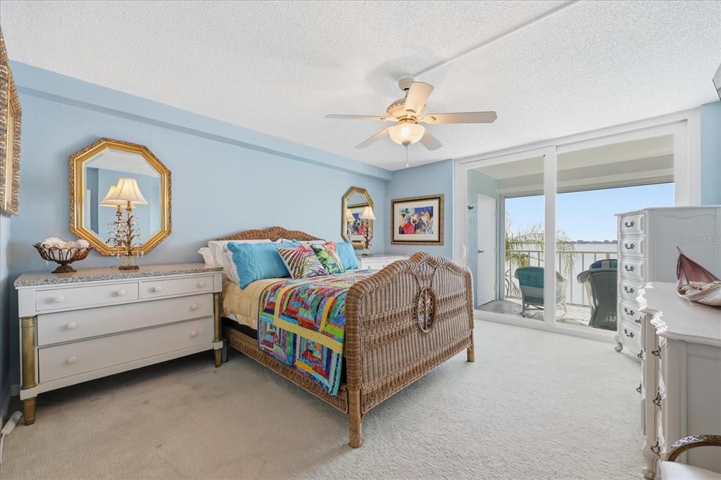 待售: $480,000 (2 贝兹, 2 浴室, 1255 平方英尺)