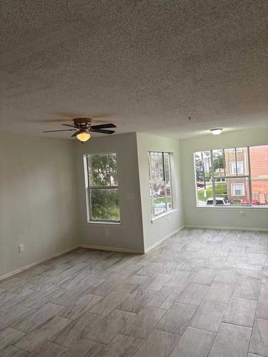 For Sale: $205,990 (2 beds, 2 baths, 1026 Square Feet)