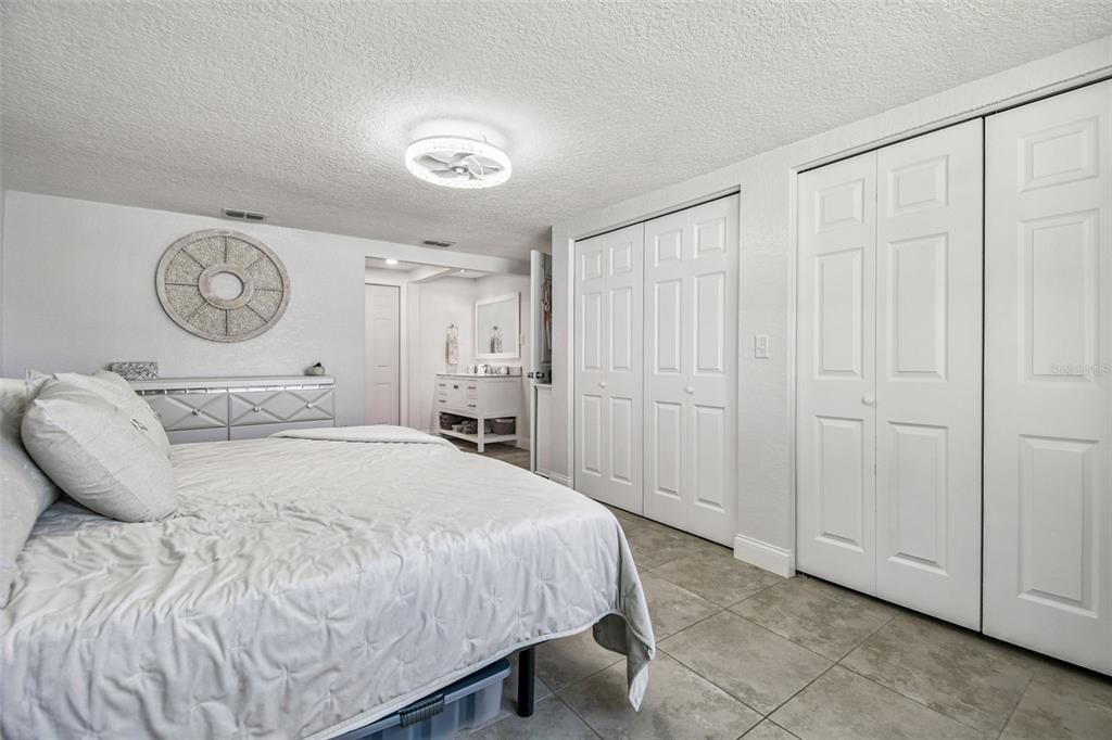 For Sale: $349,900 (3 beds, 2 baths, 1307 Square Feet)