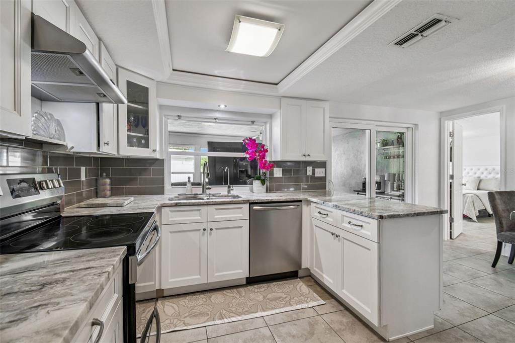 For Sale: $349,900 (3 beds, 2 baths, 1307 Square Feet)