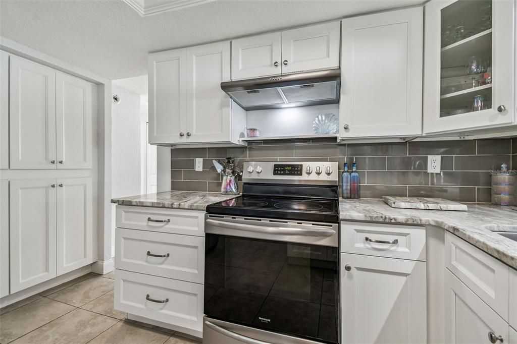 For Sale: $349,900 (3 beds, 2 baths, 1307 Square Feet)