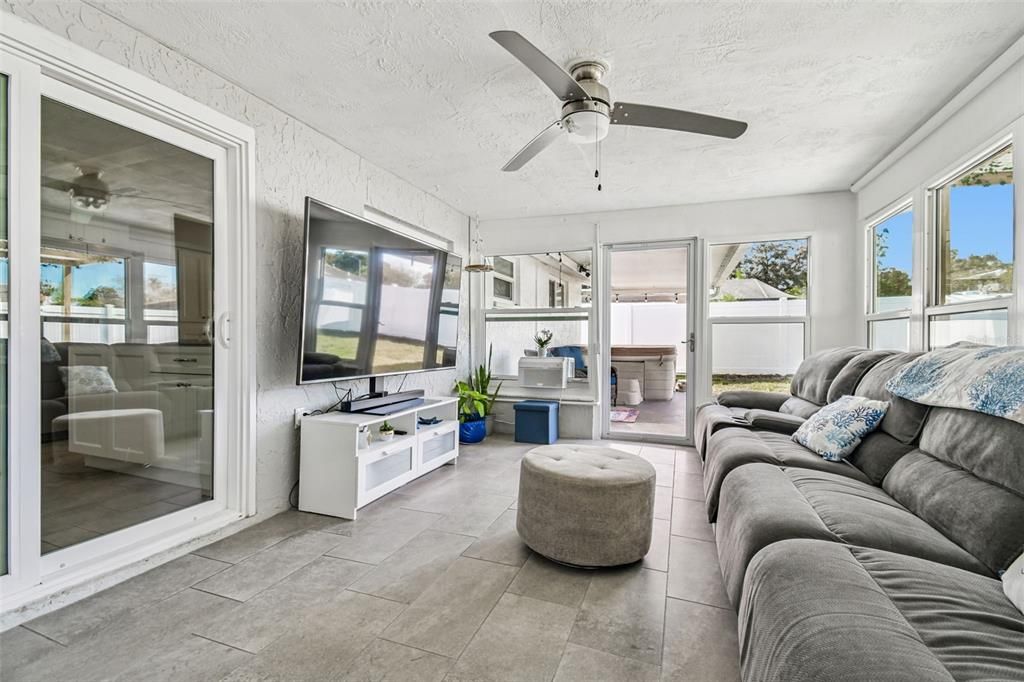 For Sale: $349,900 (3 beds, 2 baths, 1307 Square Feet)