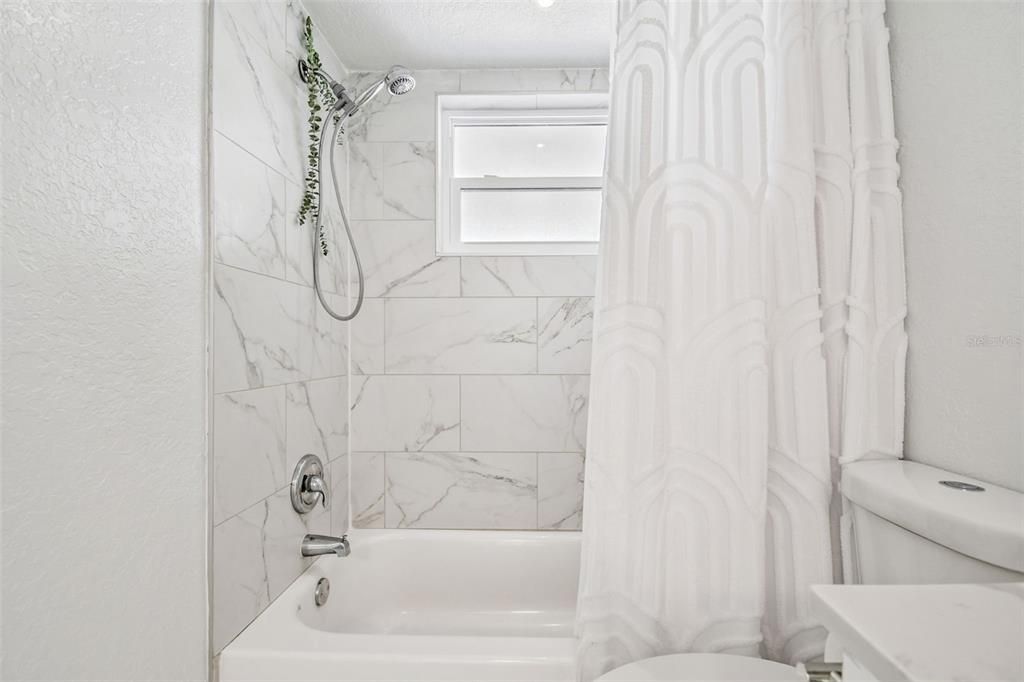 For Sale: $349,900 (3 beds, 2 baths, 1307 Square Feet)