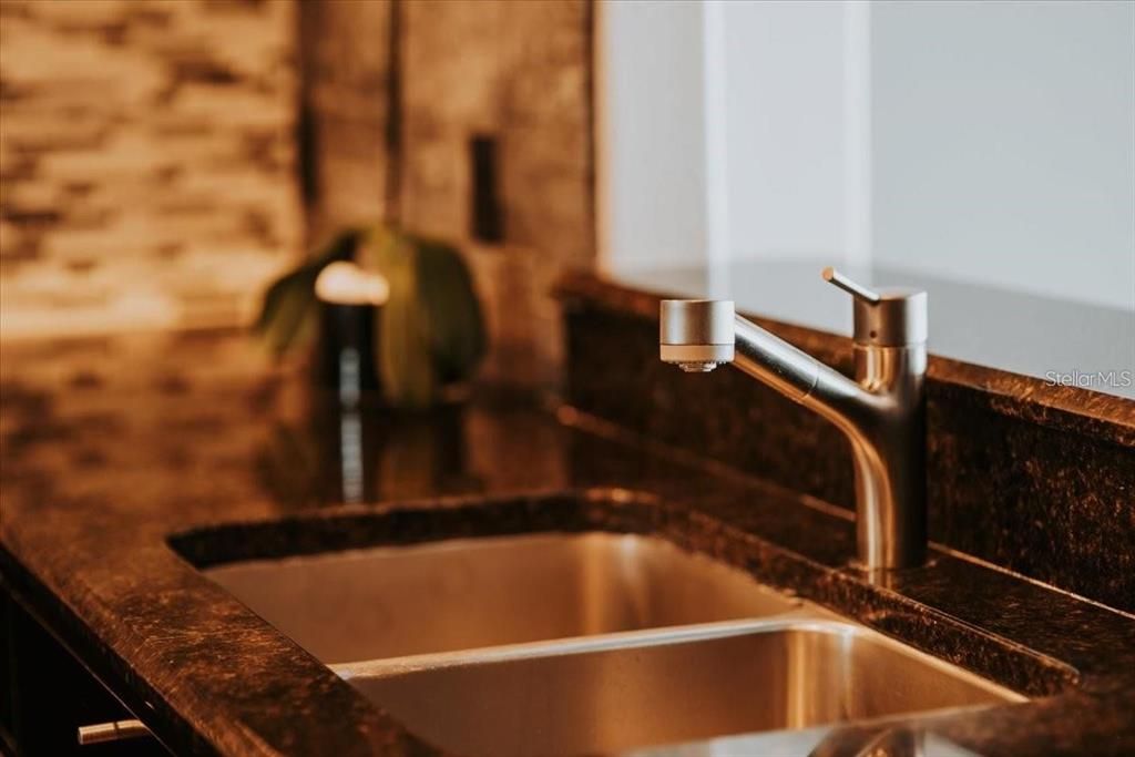 出租: $3,650 (2 贝兹, 2 浴室, 2162 平方英尺)