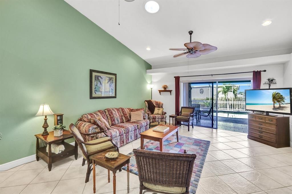 待售: $369,900 (3 贝兹, 2 浴室, 1419 平方英尺)