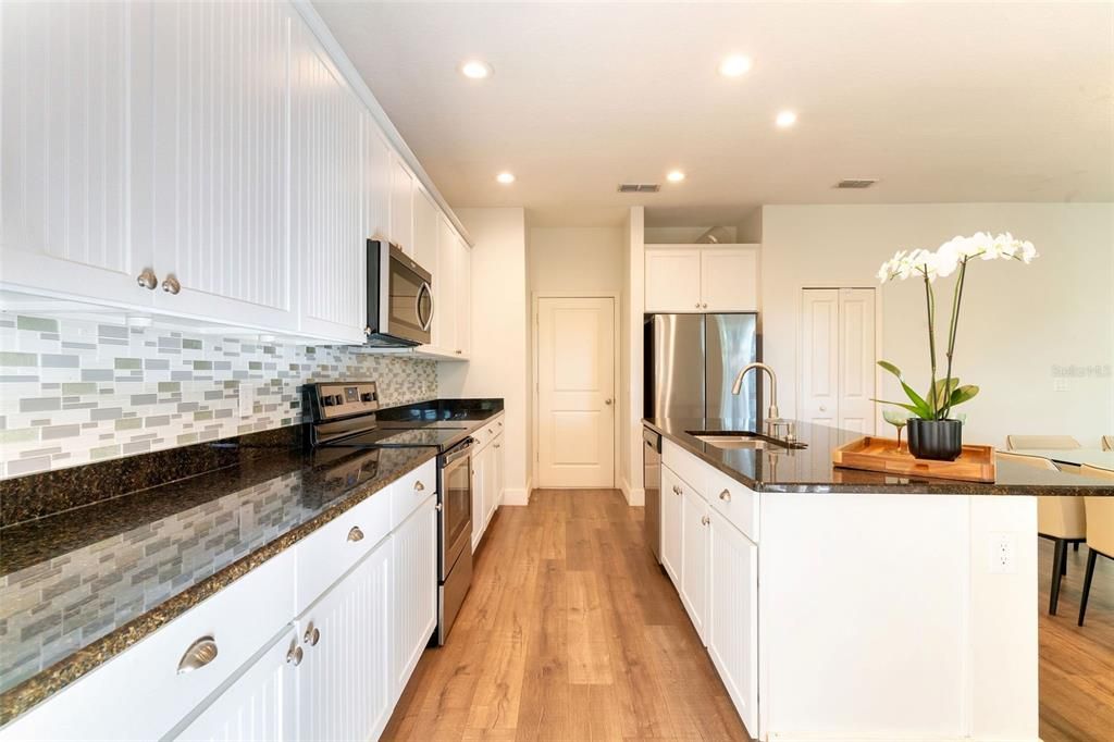 For Sale: $749,000 (3 beds, 3 baths, 2744 Square Feet)