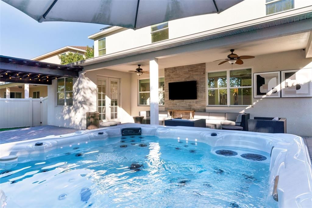 For Sale: $749,000 (3 beds, 3 baths, 2744 Square Feet)