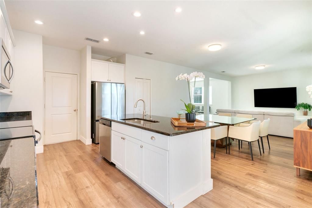 For Sale: $749,000 (3 beds, 3 baths, 2744 Square Feet)