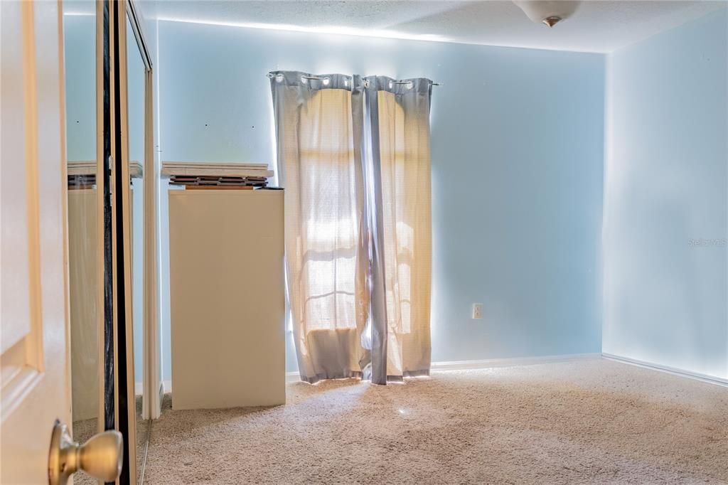 待售: $329,000 (4 贝兹, 2 浴室, 2206 平方英尺)