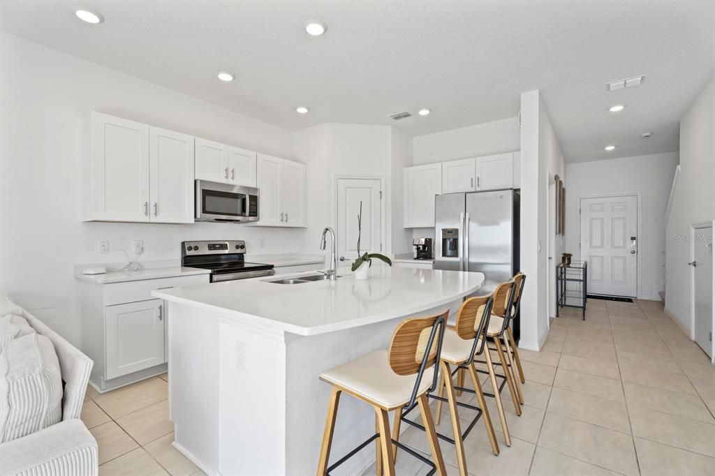 待售: $330,000 (3 贝兹, 2 浴室, 1365 平方英尺)