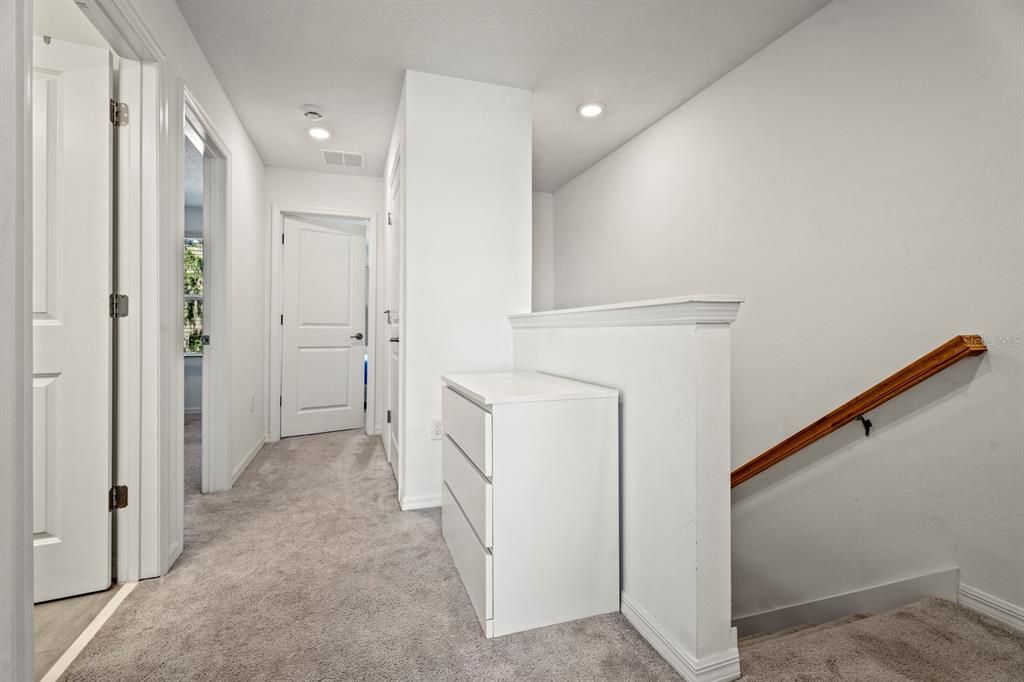 待售: $330,000 (3 贝兹, 2 浴室, 1365 平方英尺)