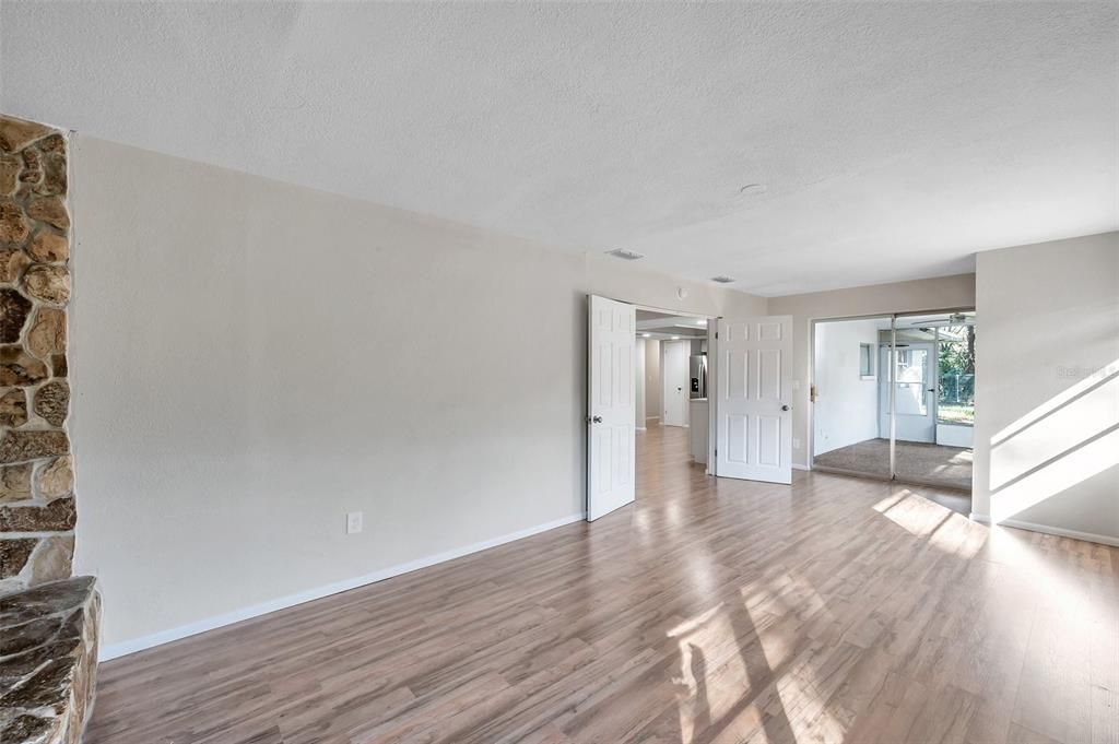 For Rent: $2,800 (3 beds, 2 baths, 1545 Square Feet)