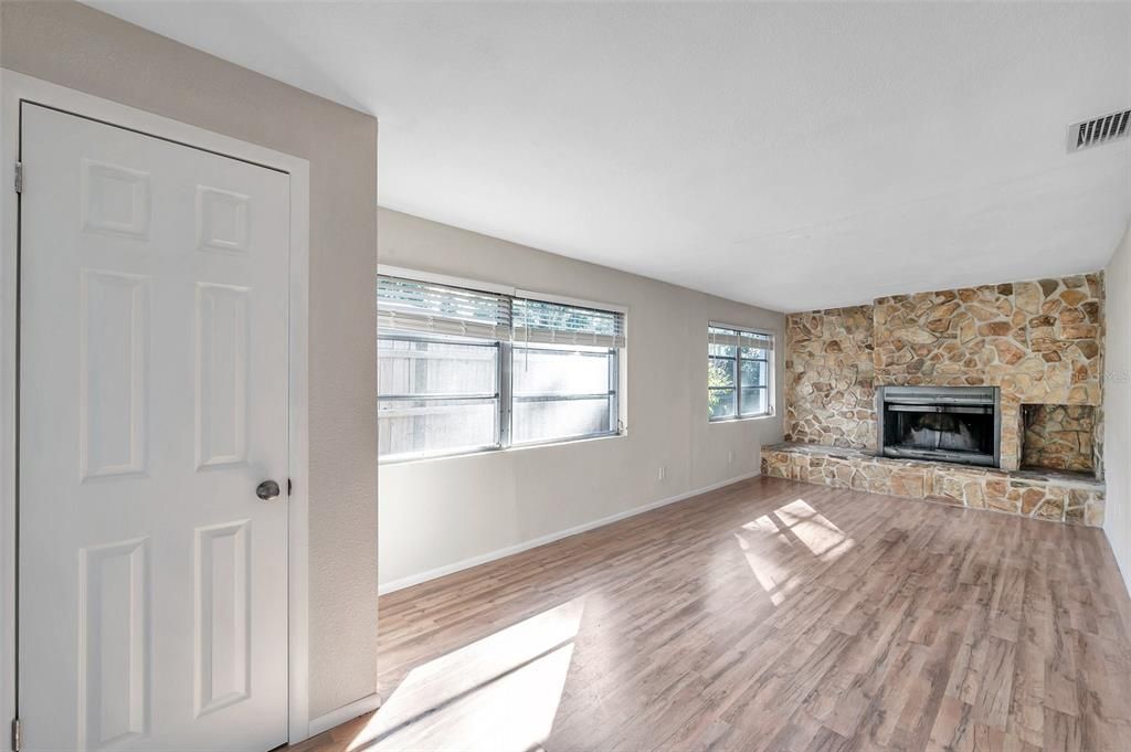 For Rent: $2,800 (3 beds, 2 baths, 1545 Square Feet)