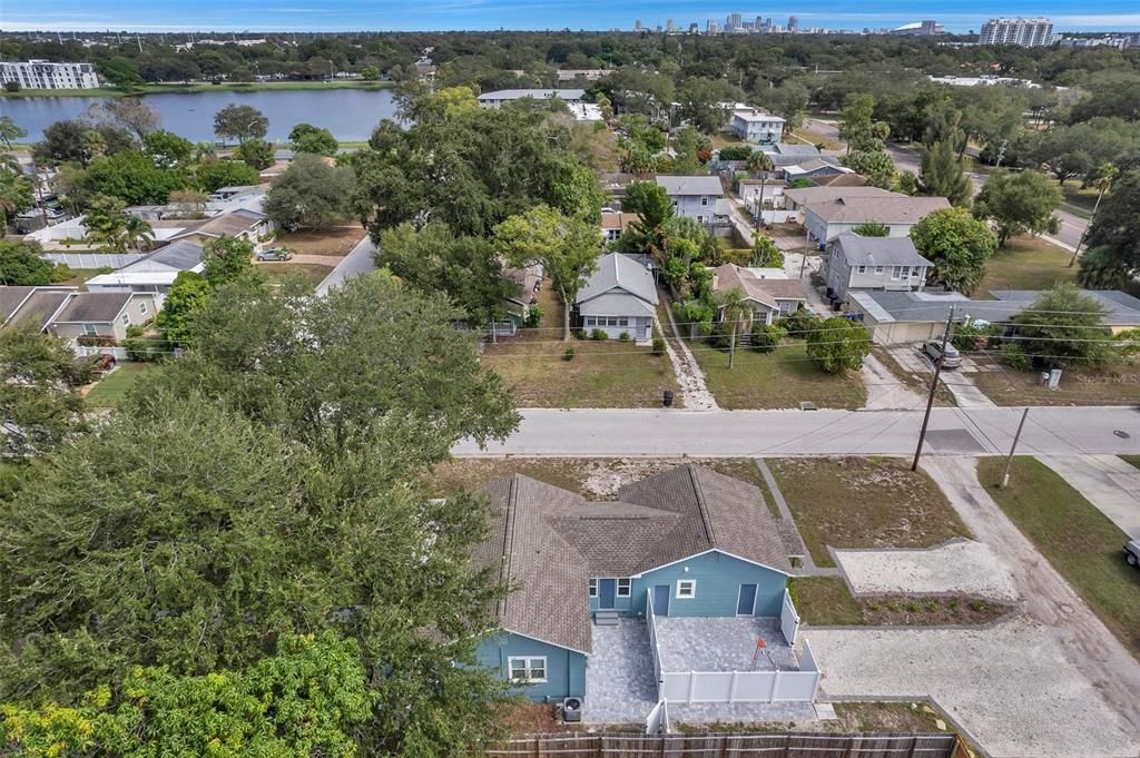 Active With Contract: $1,700 (1 beds, 1 baths, 672 Square Feet)