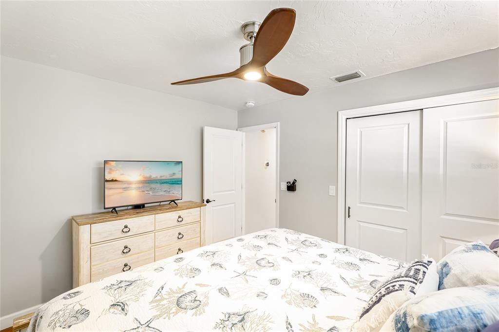 For Sale: $575,000 (4 beds, 2 baths, 1621 Square Feet)