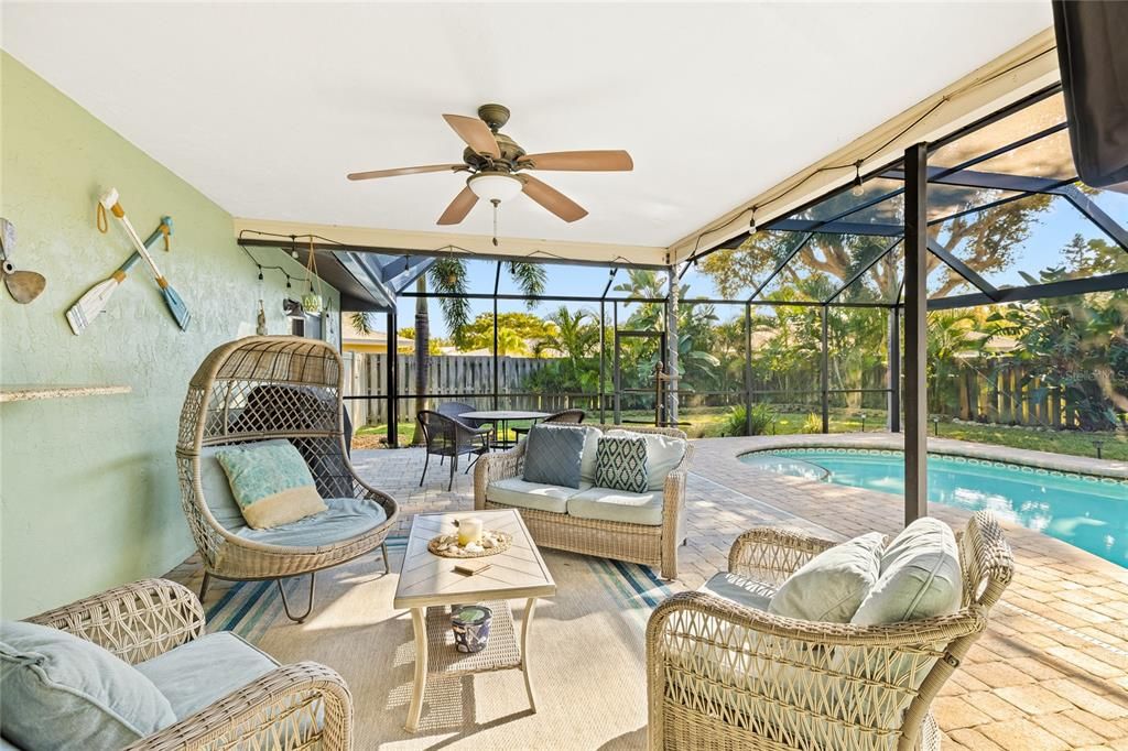 For Sale: $575,000 (4 beds, 2 baths, 1621 Square Feet)