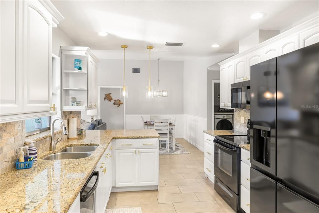 For Sale: $575,000 (4 beds, 2 baths, 1621 Square Feet)