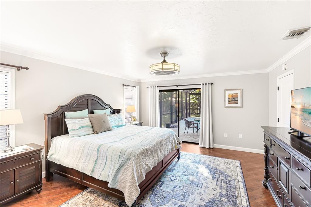 For Sale: $575,000 (4 beds, 2 baths, 1621 Square Feet)