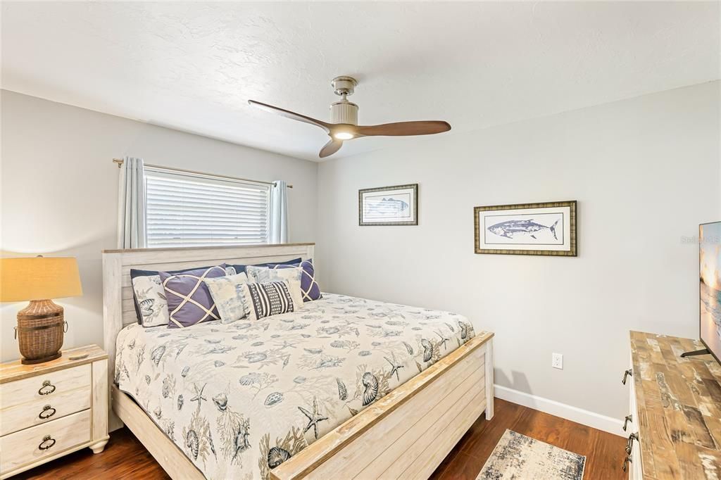 For Sale: $575,000 (4 beds, 2 baths, 1621 Square Feet)