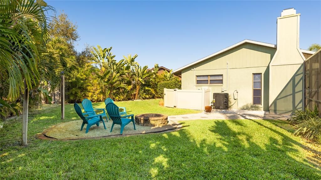 For Sale: $575,000 (4 beds, 2 baths, 1621 Square Feet)