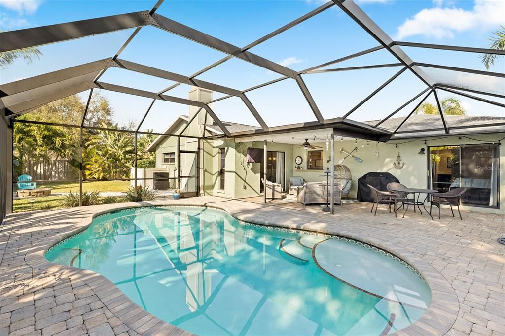 For Sale: $575,000 (4 beds, 2 baths, 1621 Square Feet)