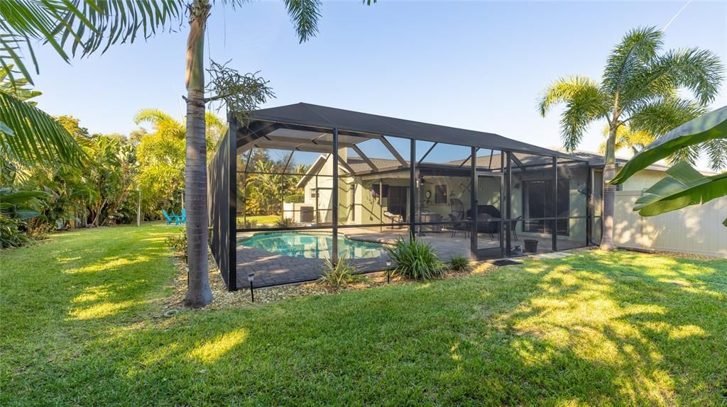 For Sale: $575,000 (4 beds, 2 baths, 1621 Square Feet)