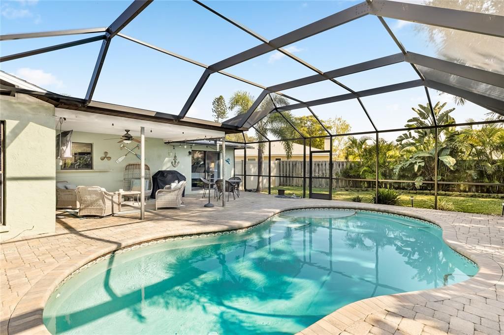 For Sale: $575,000 (4 beds, 2 baths, 1621 Square Feet)