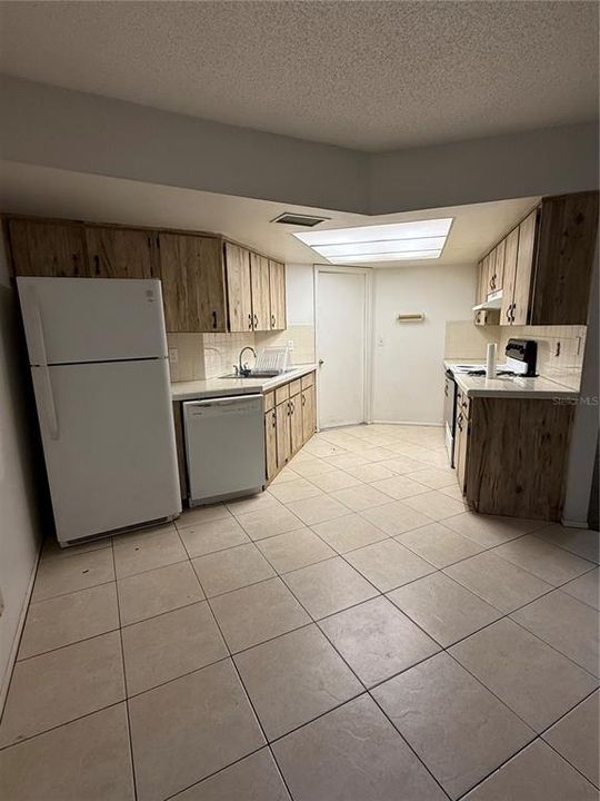 For Sale: $205,000 (2 beds, 2 baths, 1295 Square Feet)