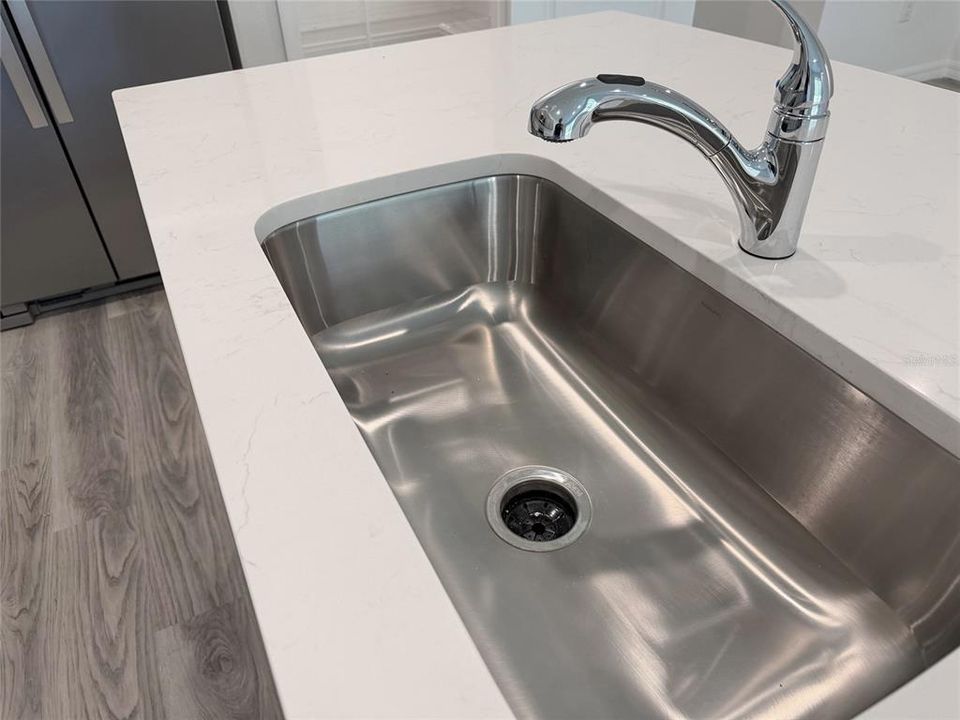 En Renta: $2,200 (3 camas, 2 baños, 1665 Pies cuadrados)