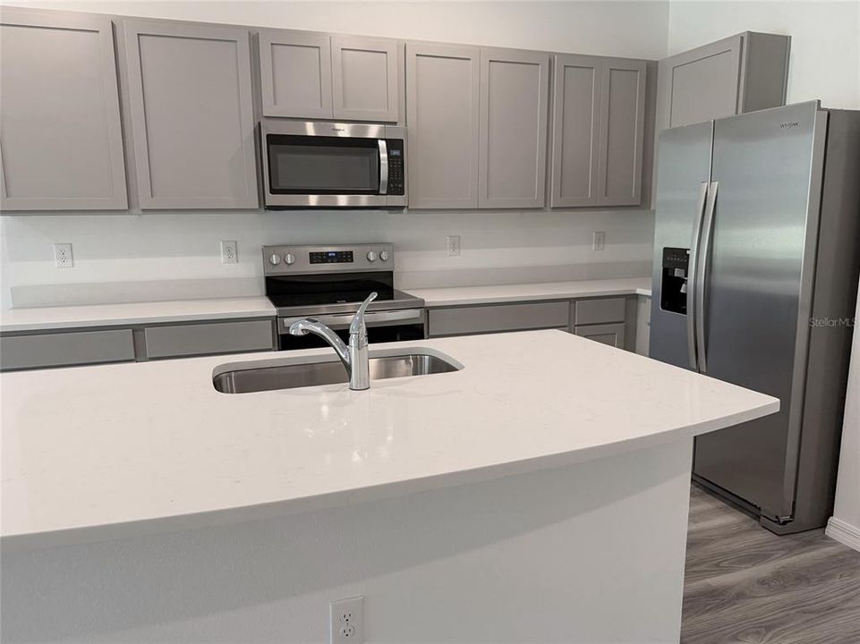 En Renta: $2,200 (3 camas, 2 baños, 1665 Pies cuadrados)