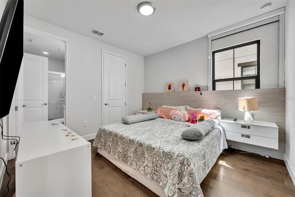 For Rent: $7,500 (5 beds, 4 baths, 4198 Square Feet)