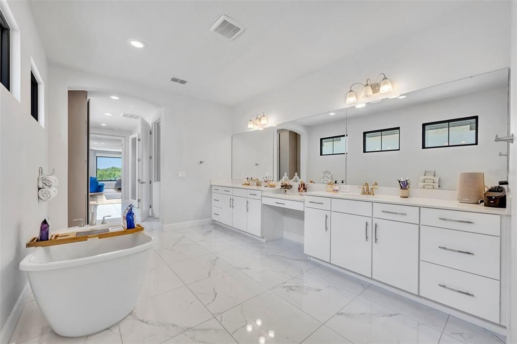 For Rent: $7,500 (5 beds, 4 baths, 4198 Square Feet)