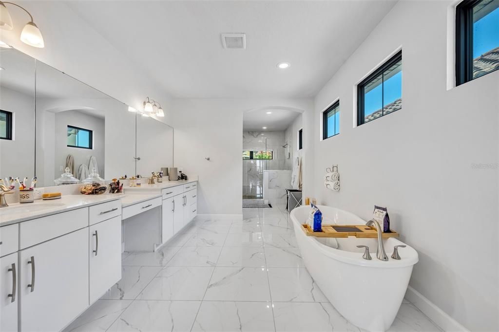 For Rent: $7,500 (5 beds, 4 baths, 4198 Square Feet)