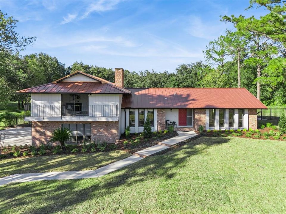 For Sale: $990,000 (5 beds, 3 baths, 3044 Square Feet)