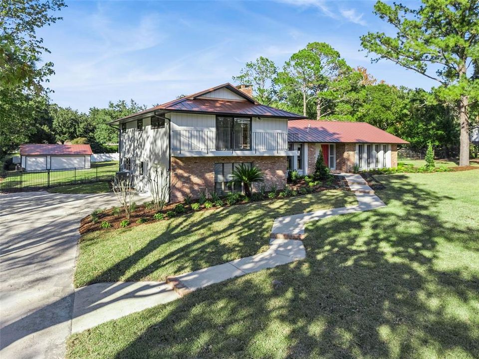 For Sale: $990,000 (5 beds, 3 baths, 3044 Square Feet)