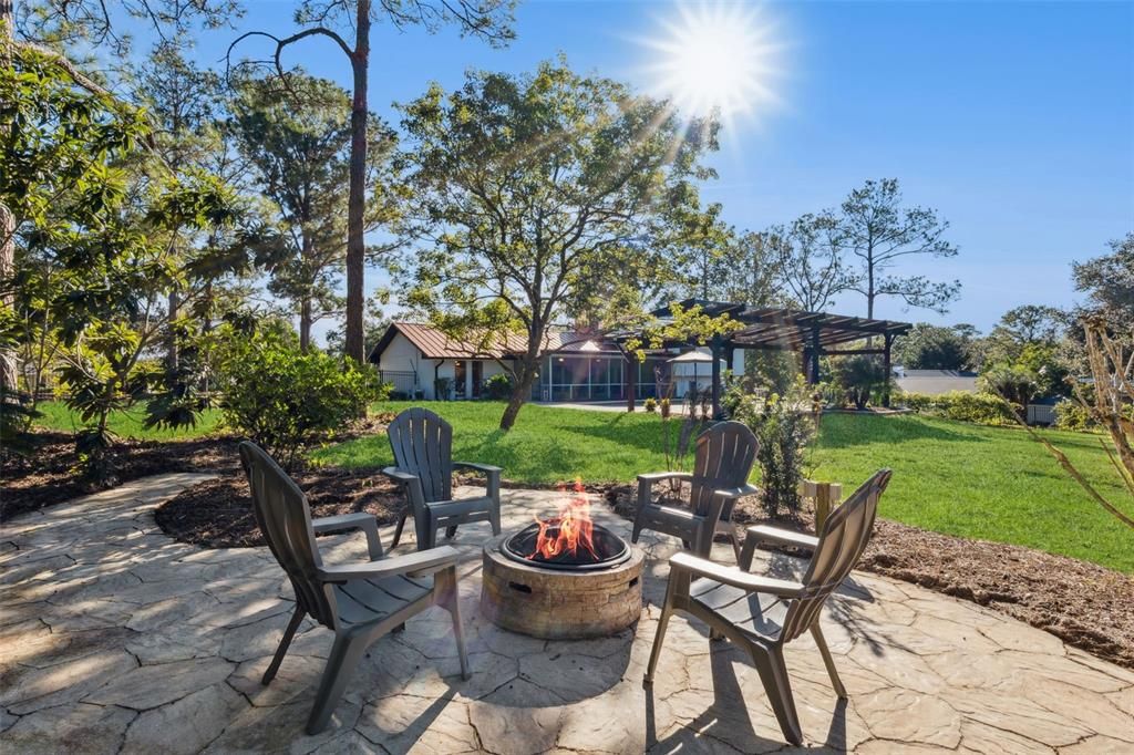 For Sale: $990,000 (5 beds, 3 baths, 3044 Square Feet)