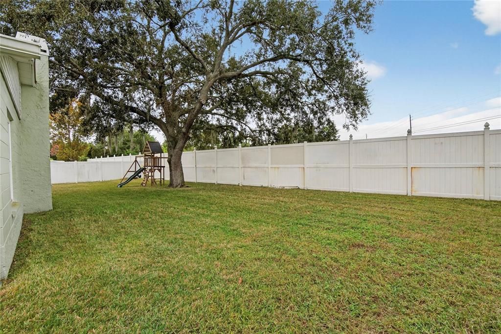 На продажу: $449,900 (3 спален, 2 ванн, 1575 Квадратных фут)