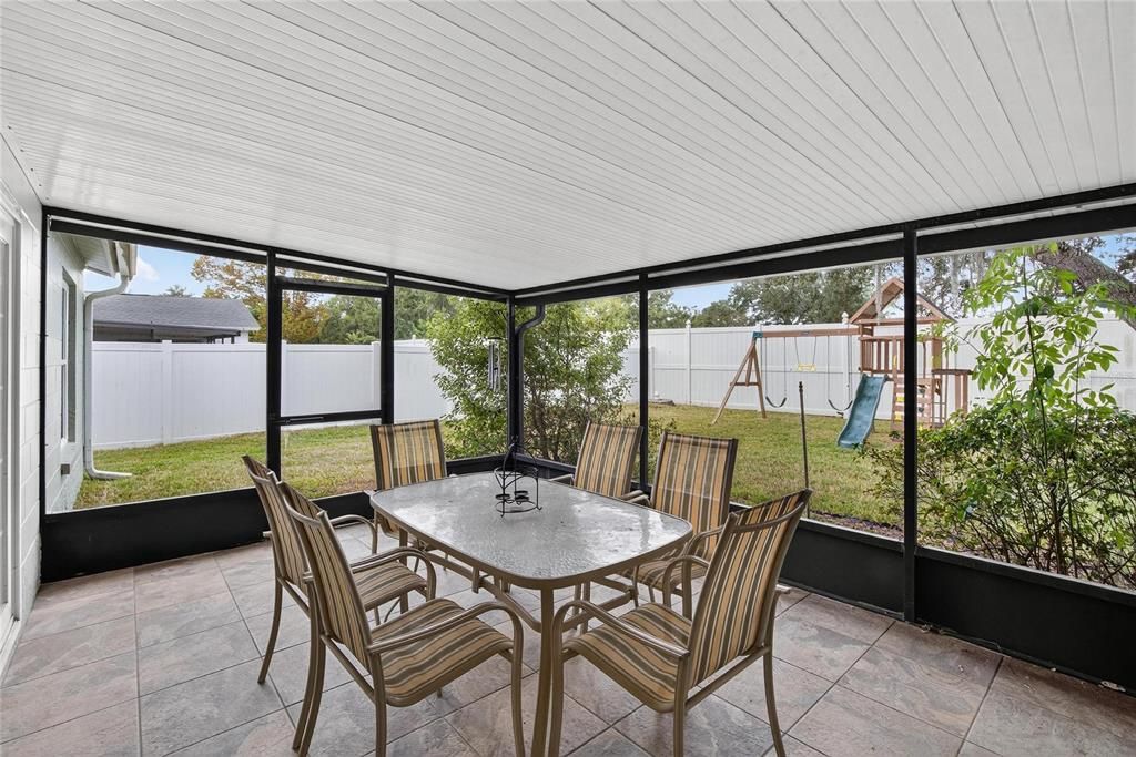 На продажу: $449,900 (3 спален, 2 ванн, 1575 Квадратных фут)