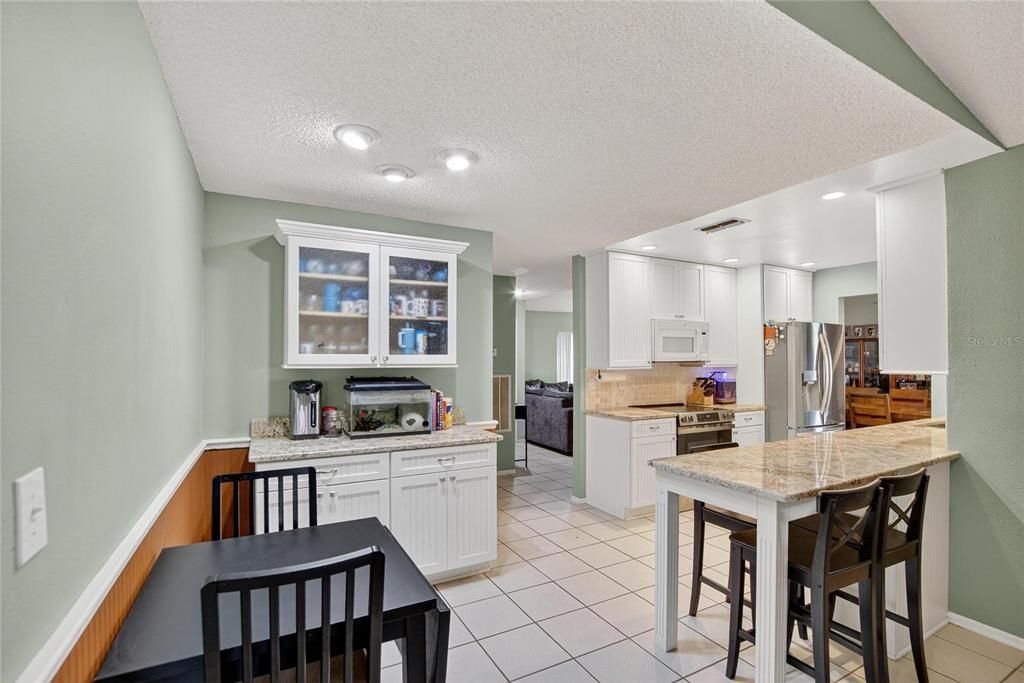 На продажу: $449,900 (3 спален, 2 ванн, 1575 Квадратных фут)