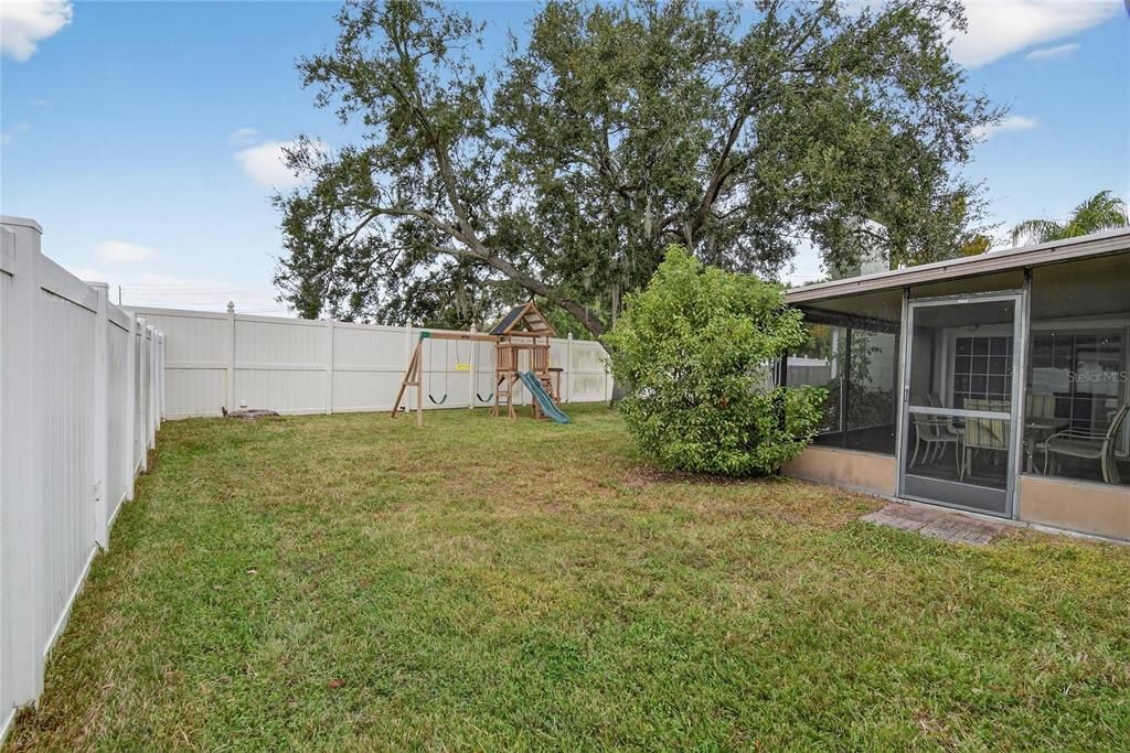 На продажу: $449,900 (3 спален, 2 ванн, 1575 Квадратных фут)