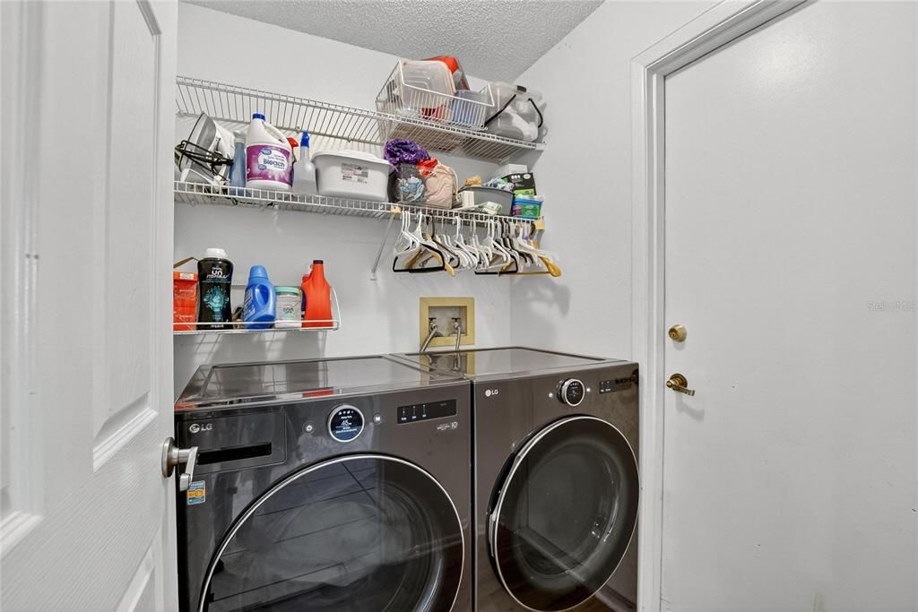 На продажу: $449,900 (3 спален, 2 ванн, 1575 Квадратных фут)