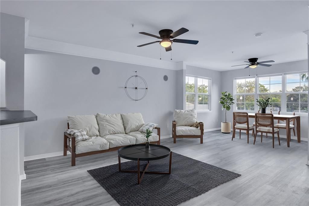 For Sale: $159,900 (1 beds, 1 baths, 945 Square Feet)