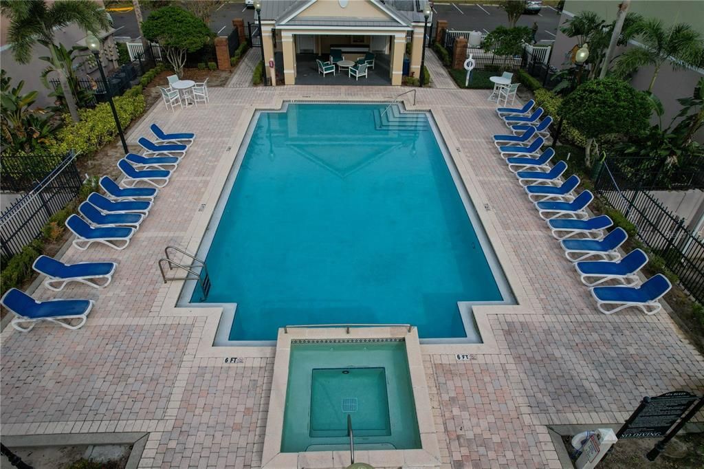 For Sale: $159,900 (1 beds, 1 baths, 945 Square Feet)