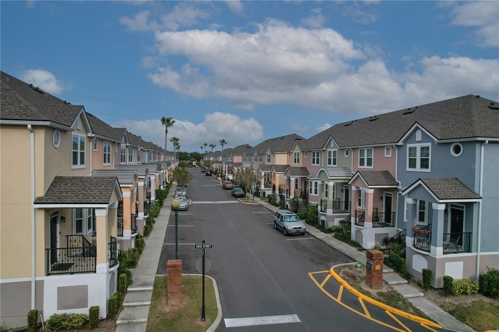 For Sale: $159,900 (1 beds, 1 baths, 945 Square Feet)