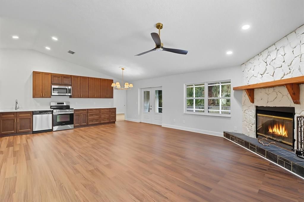 For Sale: $360,000 (3 beds, 2 baths, 1868 Square Feet)